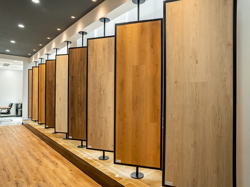 SHOW ROOM