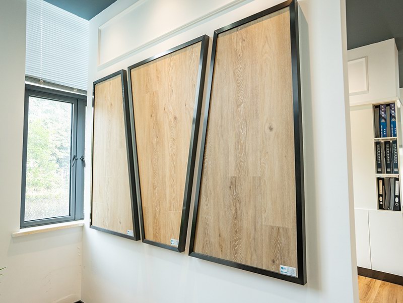 SHOW ROOM