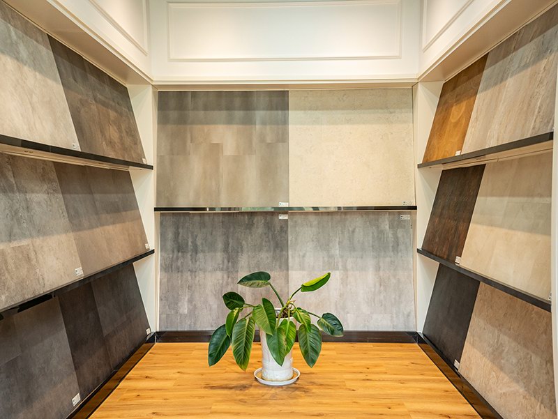 SHOW ROOM