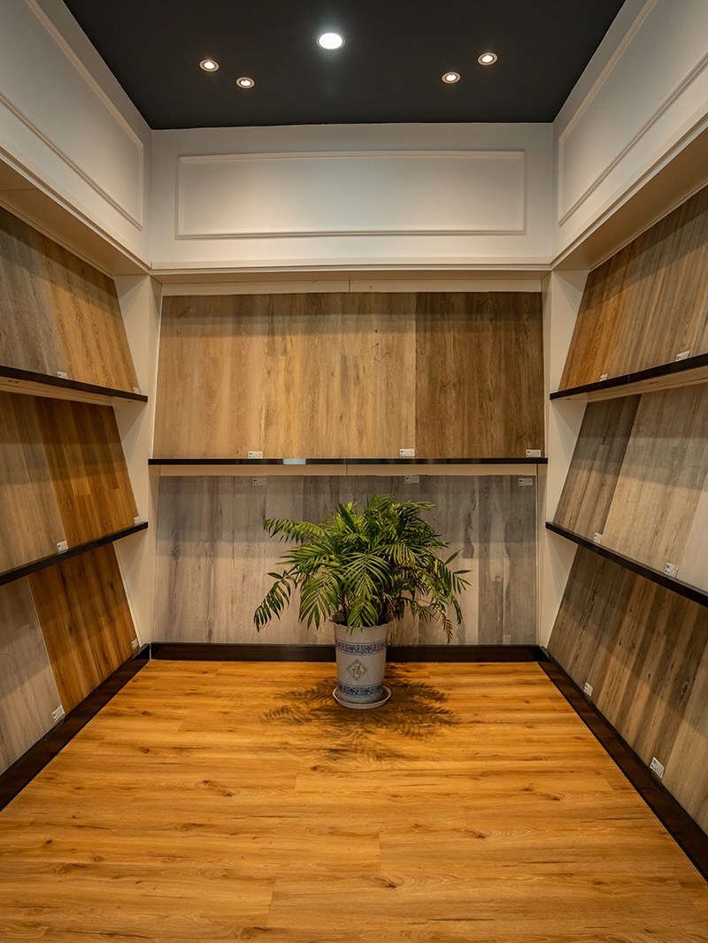SHOW ROOM
