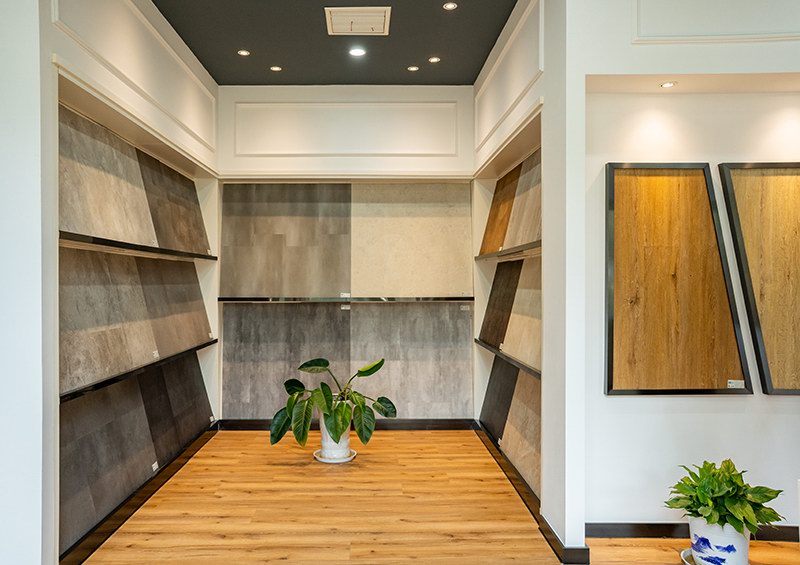 SHOW ROOM